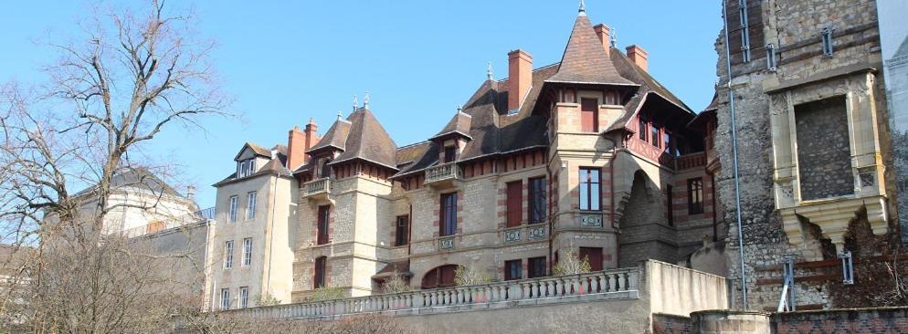 Bel Appartement En Coeur De Ville - 20 Minutes Du Pal Moulins  Bagian luar foto