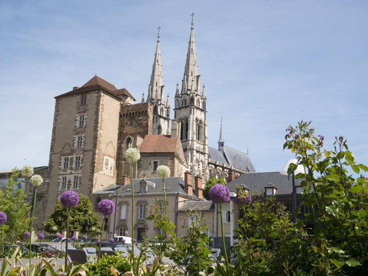 Bel Appartement En Coeur De Ville - 20 Minutes Du Pal Moulins  Bagian luar foto